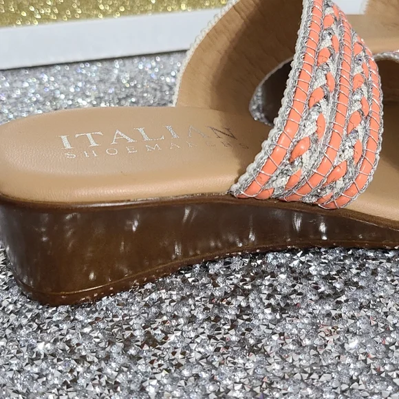 NWT Italian Shoemaker Strap Sandal with small Heel SZ 6 Salmon and Silver - Picture 11 of 11